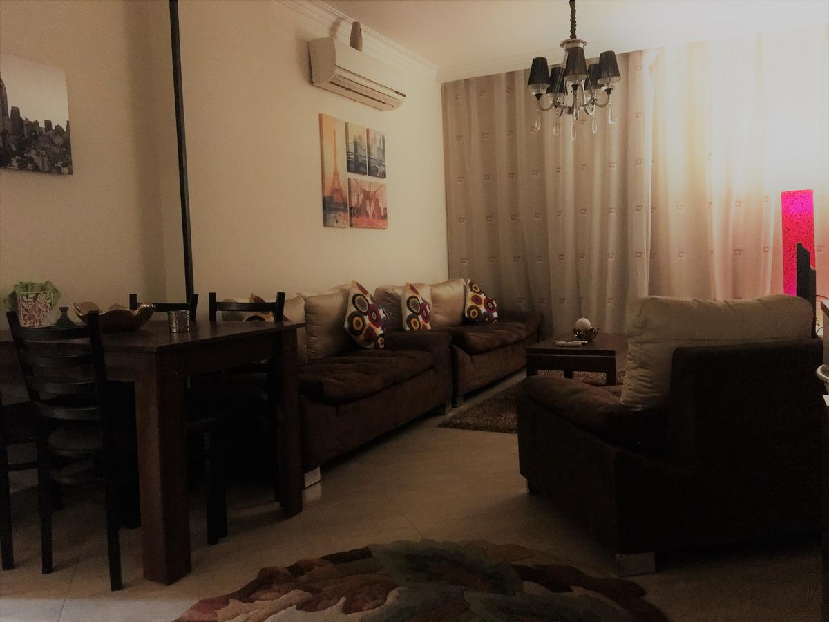 Pool View At British - Unit 13 Apartman